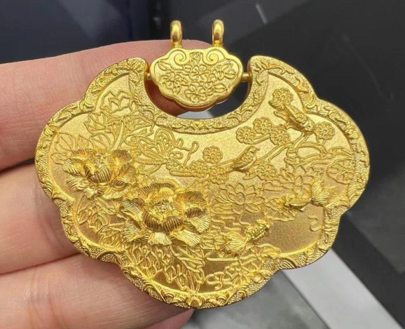 錾刻锁包